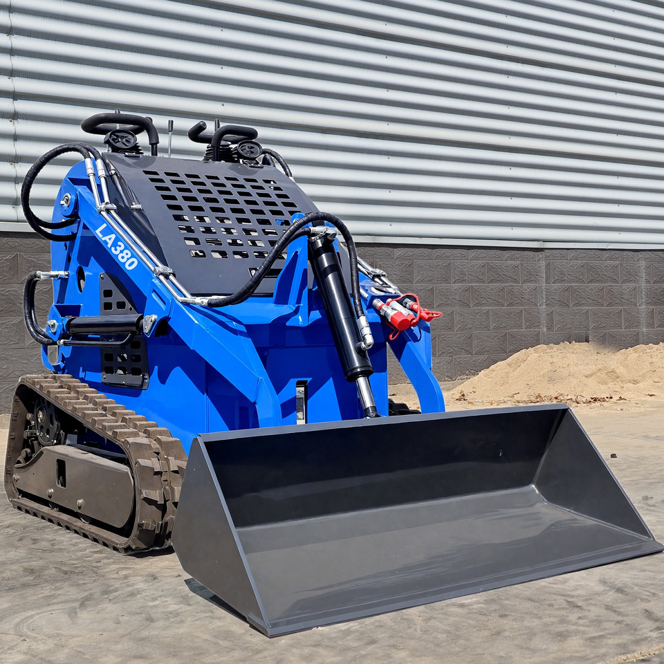 LEZUM Free Shipping Mini Skid Steer Loader Compact Track Electric/Diesel Chinese Mini Skid Steer Loader For Sale With Mini Skid Steer Attachments 4 In 1 Bucket - Mini chargeuse: photos 3 LEZUM Free Shipping Mini Skid Steer Loader Compact Track Electric/Diesel Chinese Mini Skid Steer Loader For Sale With Mini Skid Steer Attachments 4 In 1 Bucket - Mini chargeuse: photos 3