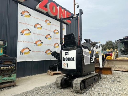 Bobcat E10 Joystick à 12500€ HT - Mini pelle: photos 4 Bobcat E10 Joystick à 12500€ HT - Mini pelle: photos 4