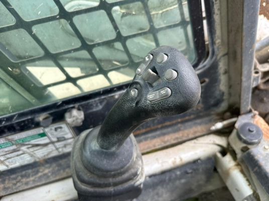 Bobcat T190 Joystick à 19 900 € HT - Chargeuse compacte sur chenilles: photos 4 Bobcat T190 Joystick à 19 900 € HT - Chargeuse compacte sur chenilles: photos 4