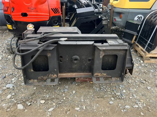 Broyeur forestier MBI pour chargeur - 3900€ NET - Broyeur forestier: photos 3 Broyeur forestier MBI pour chargeur - 3900€ NET - Broyeur forestier: photos 3