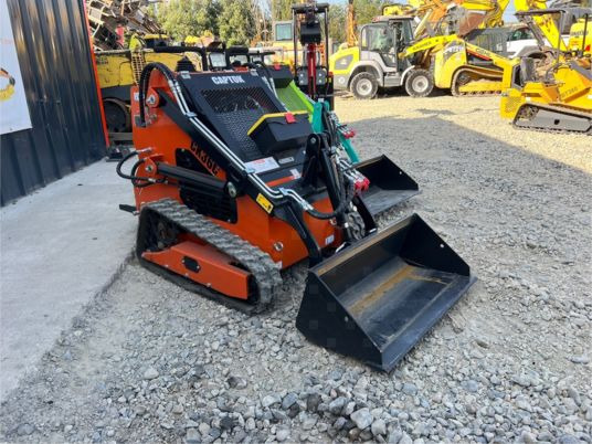 Fabrication artisanale CK360 - Chargeuse compacte sur chenilles: photos 5 Fabrication artisanale CK360 - Chargeuse compacte sur chenilles: photos 5