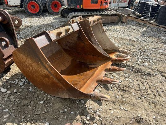 Godet Mecalac pour pelle - Godet: photos 3 Godet Mecalac pour pelle - Godet: photos 3