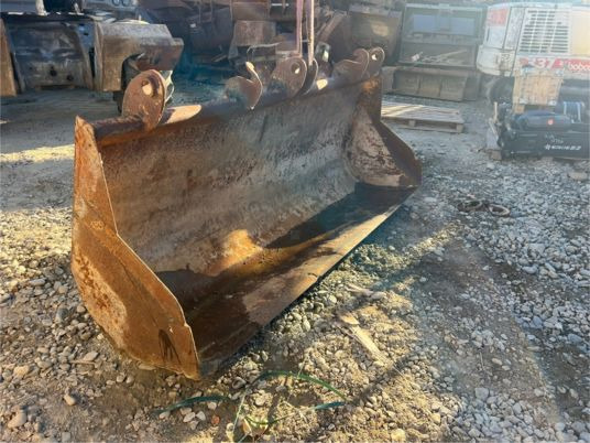 Godet chargeur pour Tracto - Godet: photos 3 Godet chargeur pour Tracto - Godet: photos 3