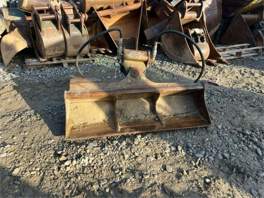 Godet curage inclinable Arden pour minipelle - Godet pour pelle: photos 2 Godet curage inclinable Arden pour minipelle - Godet pour pelle: photos 2