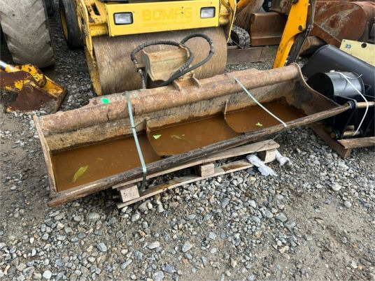 Godet de curage inclinable arden QA20 - QA21 - Godet pour pelle: photos 3 Godet de curage inclinable arden QA20 - QA21 - Godet pour pelle: photos 3