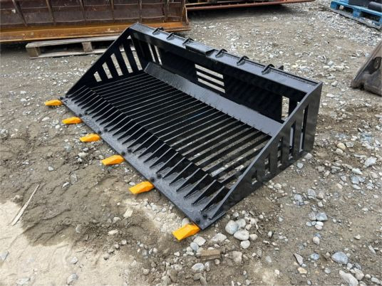 Godet squelette pour minichargeur - Godet: photos 3 Godet squelette pour minichargeur - Godet: photos 3