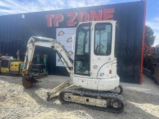 Komatsu PC26MR-3 cabine à 19500€ HT - Mini pelle: photos 4 Komatsu PC26MR-3 cabine à 19500€ HT - Mini pelle: photos 4