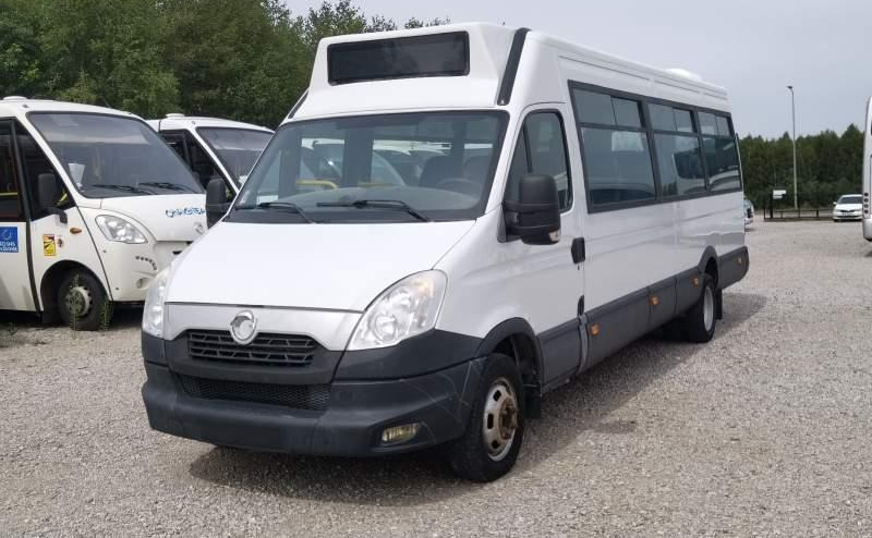 Iveco Daily 23 *NOWY SILNIK* 2 SZTUKI*, klima, winda - Bus interurbain: photos 2 Iveco Daily 23 *NOWY SILNIK* 2 SZTUKI*, klima, winda - Bus interurbain: photos 2