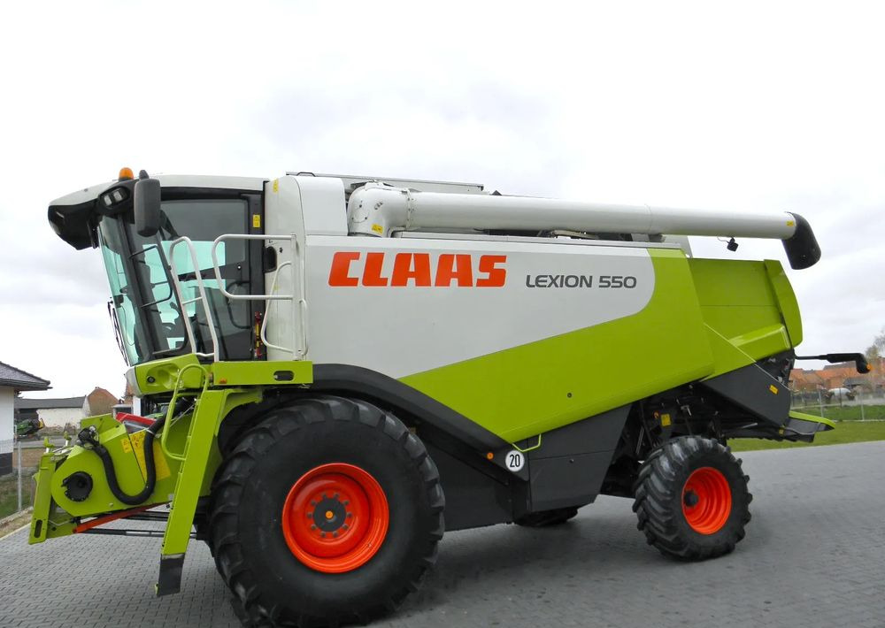 Claas Lexion 550 2008 Rok, Nowsza Wersja, Nie Malowany, Stan Idealny - Moissonneuse-batteuse: photos 1 Claas Lexion 550 2008 Rok, Nowsza Wersja, Nie Malowany, Stan Idealny - Moissonneuse-batteuse: photos 1
