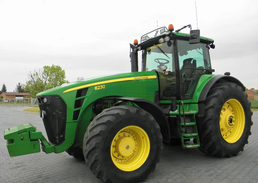 John Deere 8230 POWERSHIFT , Amortyzowna przednia os, Nie Malowany , Stan Bardzo Dobry - Tracteur agricole: photos 1 John Deere 8230 POWERSHIFT , Amortyzowna przednia os, Nie Malowany , Stan Bardzo Dobry - Tracteur agricole: photos 1