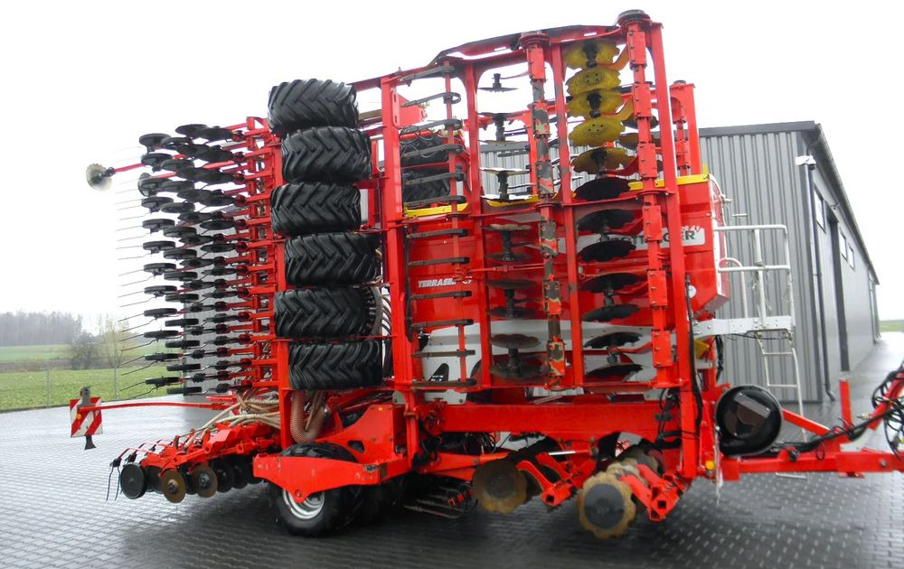 Pottinger Terrasem C9 Artis 2014 Rok, Nowe Elementy Robocze, Nie Malowany, Stan Idealny - Semoir: photos 5 Pottinger Terrasem C9 Artis 2014 Rok, Nowe Elementy Robocze, Nie Malowany, Stan Idealny - Semoir: photos 5