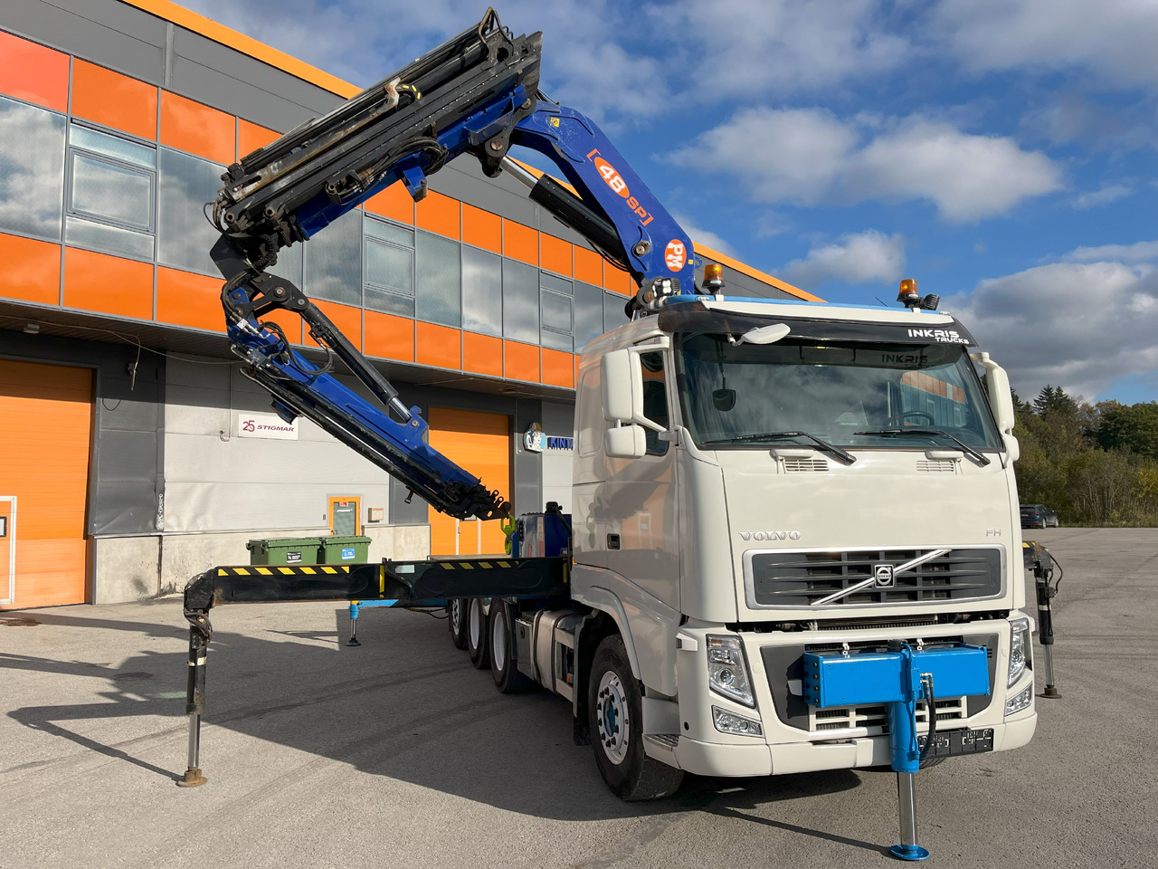 VOLVO FH 8x4 + Crane 48tm year 2006 + Jib + platform + tractor - Camion grue: photos 1 VOLVO FH 8x4 + Crane 48tm year 2006 + Jib + platform + tractor - Camion grue: photos 1