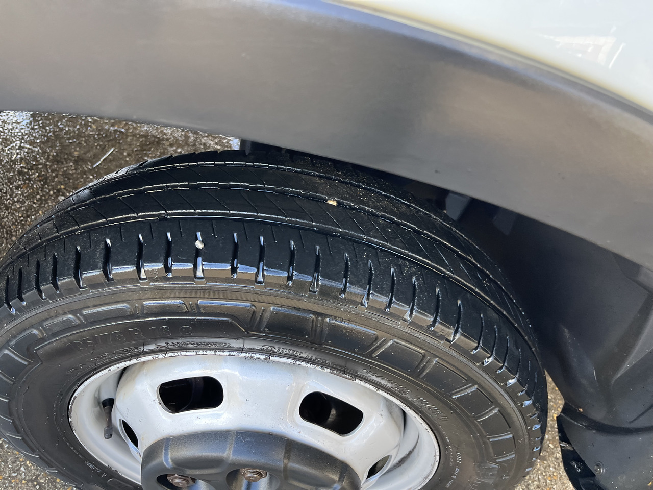 IVECO Daily 35-180 35c18 plateau - Fourgon plateau: photos 4 IVECO Daily 35-180 35c18 plateau - Fourgon plateau: photos 4