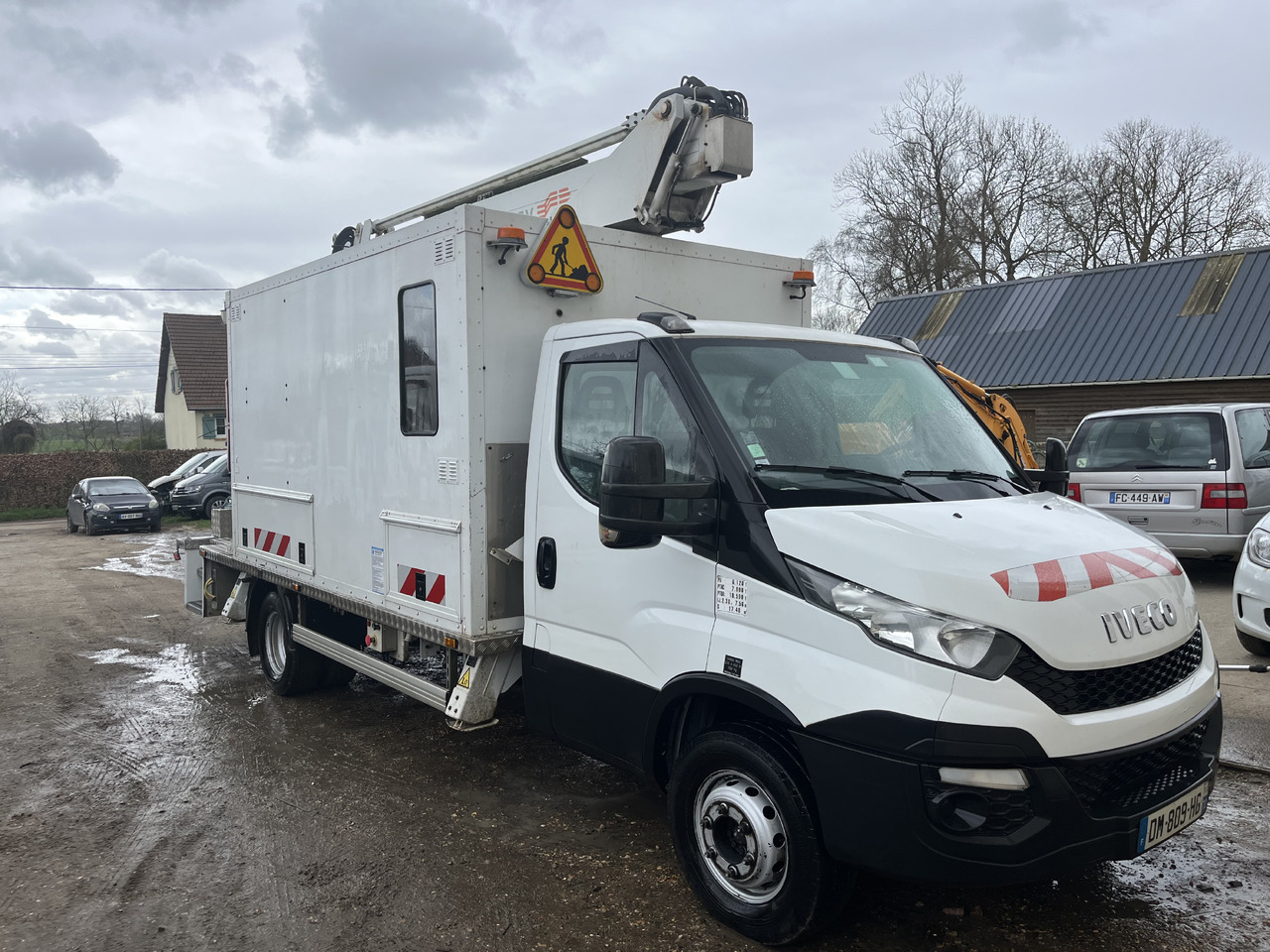 Iveco Daily 70-170 - Camion avec nacelle: photos 1 Iveco Daily 70-170 - Camion avec nacelle: photos 1