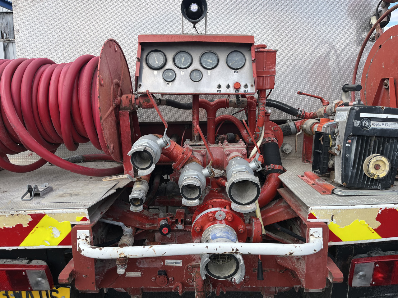 RENAULT 85-150 4x4 ccf citerne - Camion de pompier: photos 4 RENAULT 85-150 4x4 ccf citerne - Camion de pompier: photos 4