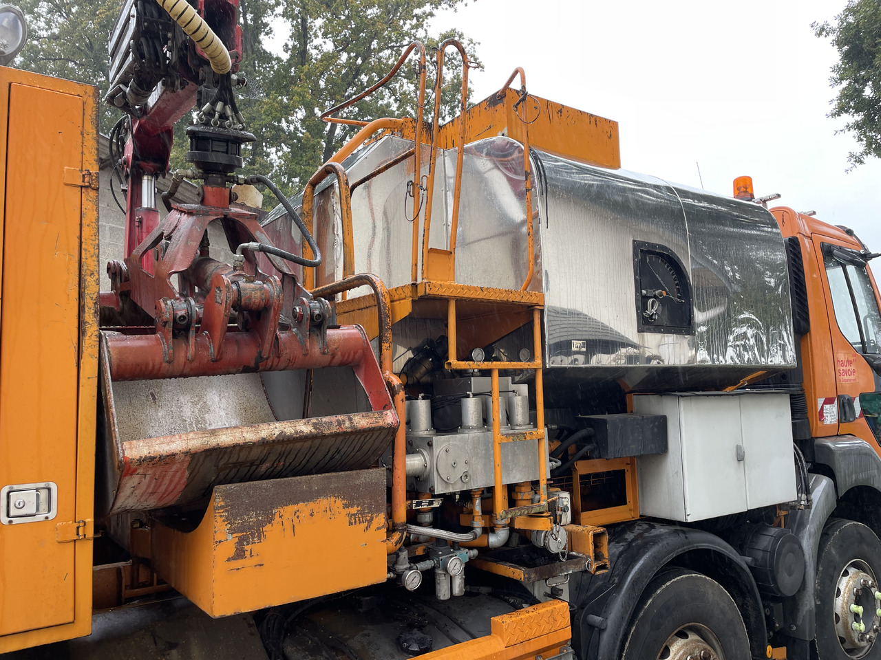 Répandeuse Renault Kerax 8x4 pata point a temps Mauguin: photos 10