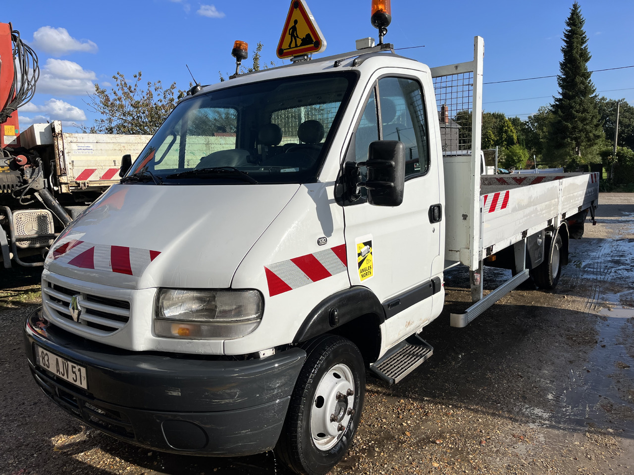 Renault Mascott 2L8 dci 130cv plateau hayon - Camion plateau: photos 1 Renault Mascott 2L8 dci 130cv plateau hayon - Camion plateau: photos 1