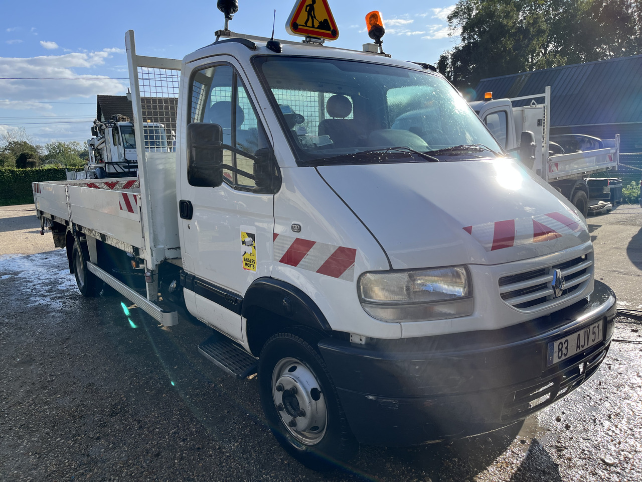 Renault Mascott 2L8 dci 130cv plateau hayon - Camion plateau: photos 2 Renault Mascott 2L8 dci 130cv plateau hayon - Camion plateau: photos 2