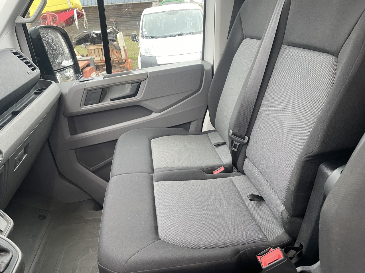 Fourgon utilitaire Volkswagen Crafter 2L bitdi 177cv L4h3: photos 8