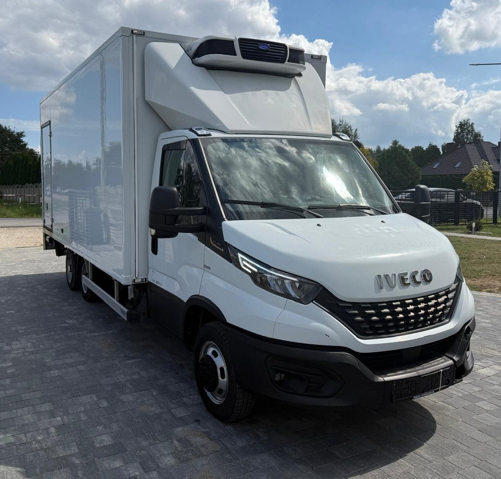 IVECO 40C18 BE COMBI – chłodnia z windą, kat. B+E, polift, 2019 rok - Véhicule utilitaire frigorifique: photos 4 IVECO 40C18 BE COMBI – chłodnia z windą, kat. B+E, polift, 2019 rok - Véhicule utilitaire frigorifique: photos 4
