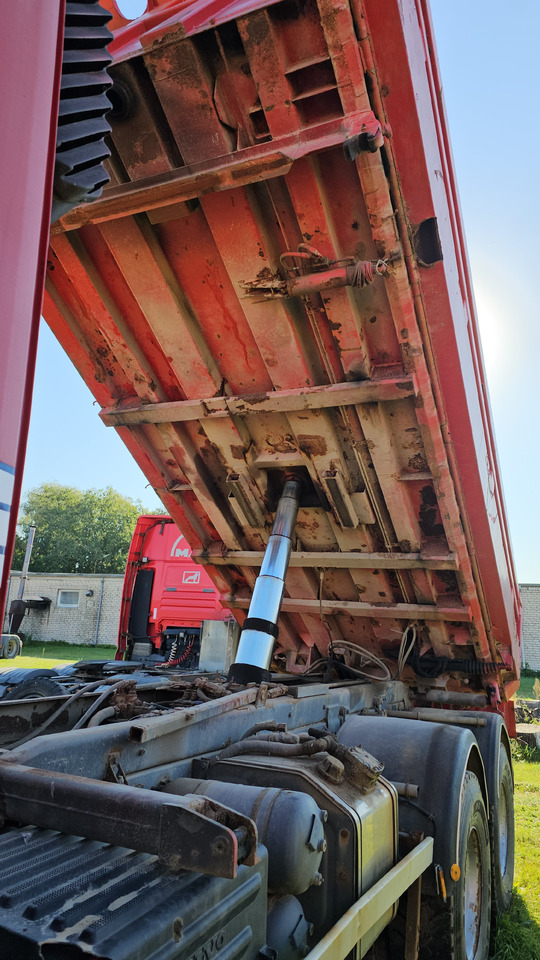 VOLVO FL 12 6x6 - Camion benne: photos 5 VOLVO FL 12 6x6 - Camion benne: photos 5