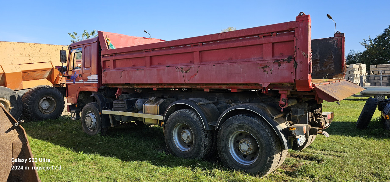 VOLVO FL 12 6x6 - Camion benne: photos 4 VOLVO FL 12 6x6 - Camion benne: photos 4