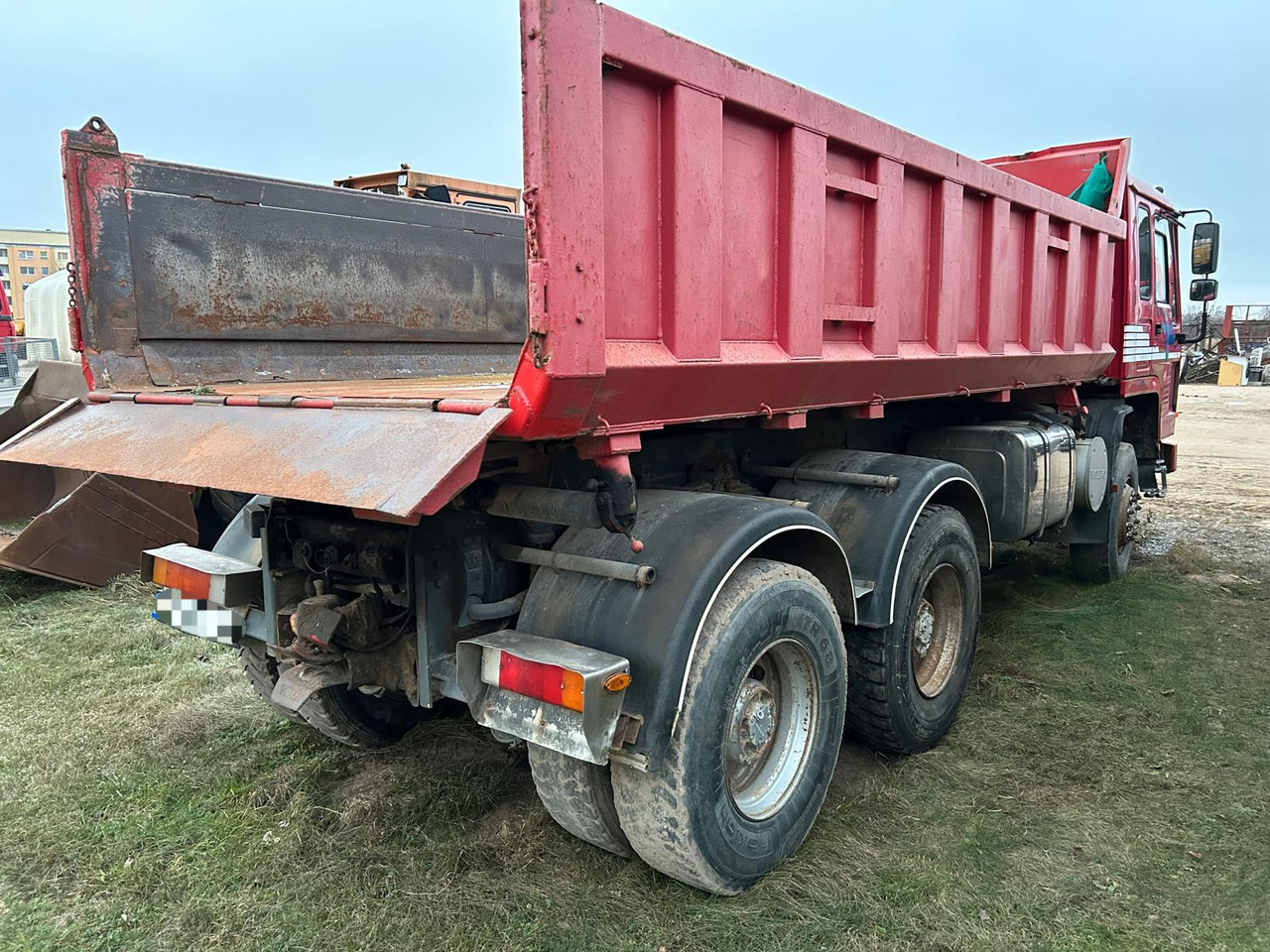 VOLVO FL 12 6x6 - Camion benne: photos 3 VOLVO FL 12 6x6 - Camion benne: photos 3