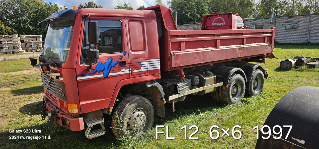 VOLVO FL 12 6x6 - Camion benne: photos 1 VOLVO FL 12 6x6 - Camion benne: photos 1