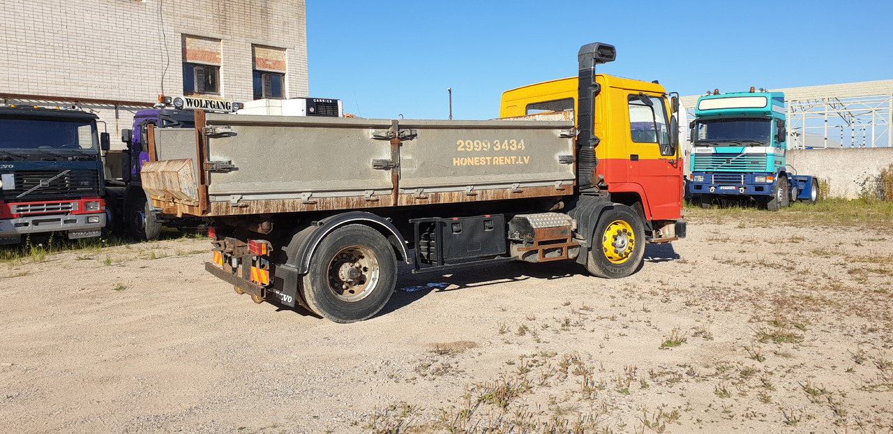 VOLVO FL 7 - Camion benne: photos 2 VOLVO FL 7 - Camion benne: photos 2