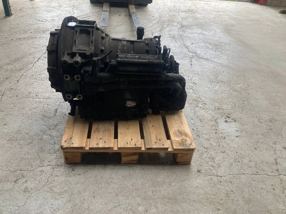 ZF Getriebe ZF 5HP 592C 5HP592C 4149053031 MAN A21 A23 Ecomat - Boîte de vitesse pour Bus: photos 1 ZF Getriebe ZF 5HP 592C 5HP592C 4149053031 MAN A21 A23 Ecomat - Boîte de vitesse pour Bus: photos 1