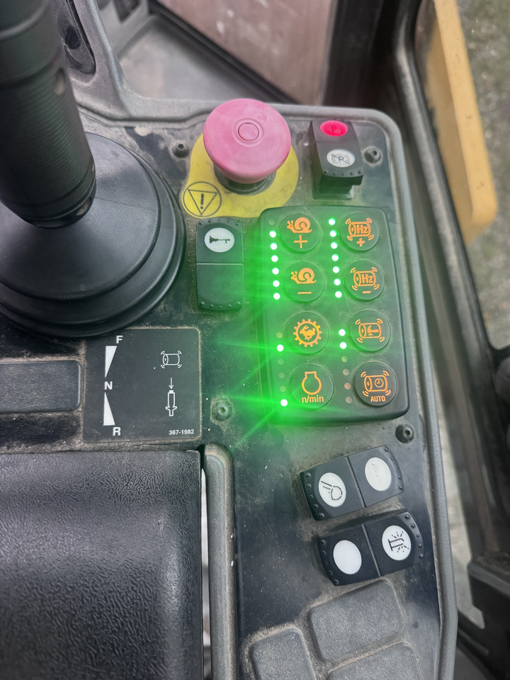 Compacteur à pieds de mouton/ Monocylindre CATERPILLAR CS 64 B: photos 9