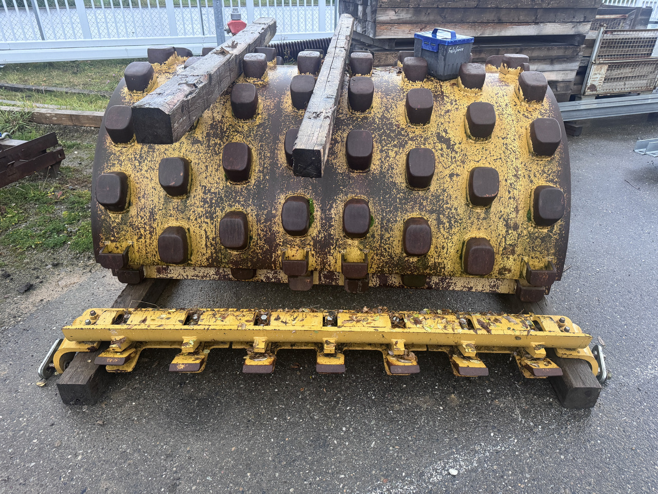 Compacteur à pieds de mouton/ Monocylindre CATERPILLAR CS 64 B: photos 7