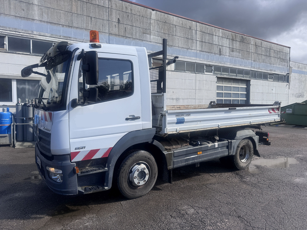 MERCEDES-BENZ Atego 821 - Camion benne: photos 2 MERCEDES-BENZ Atego 821 - Camion benne: photos 2