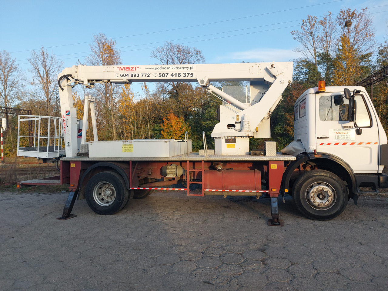 Wumag Mercedes 1414, 400V Wumag WT220 hydraulik - Camion avec nacelle: photos 5 Wumag Mercedes 1414, 400V Wumag WT220 hydraulik - Camion avec nacelle: photos 5