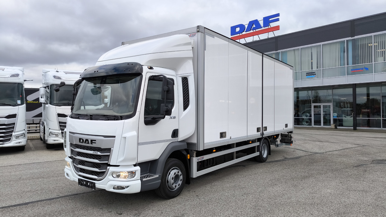 DAF XB 210 FA - Camion fourgon: photos 1 DAF XB 210 FA - Camion fourgon: photos 1