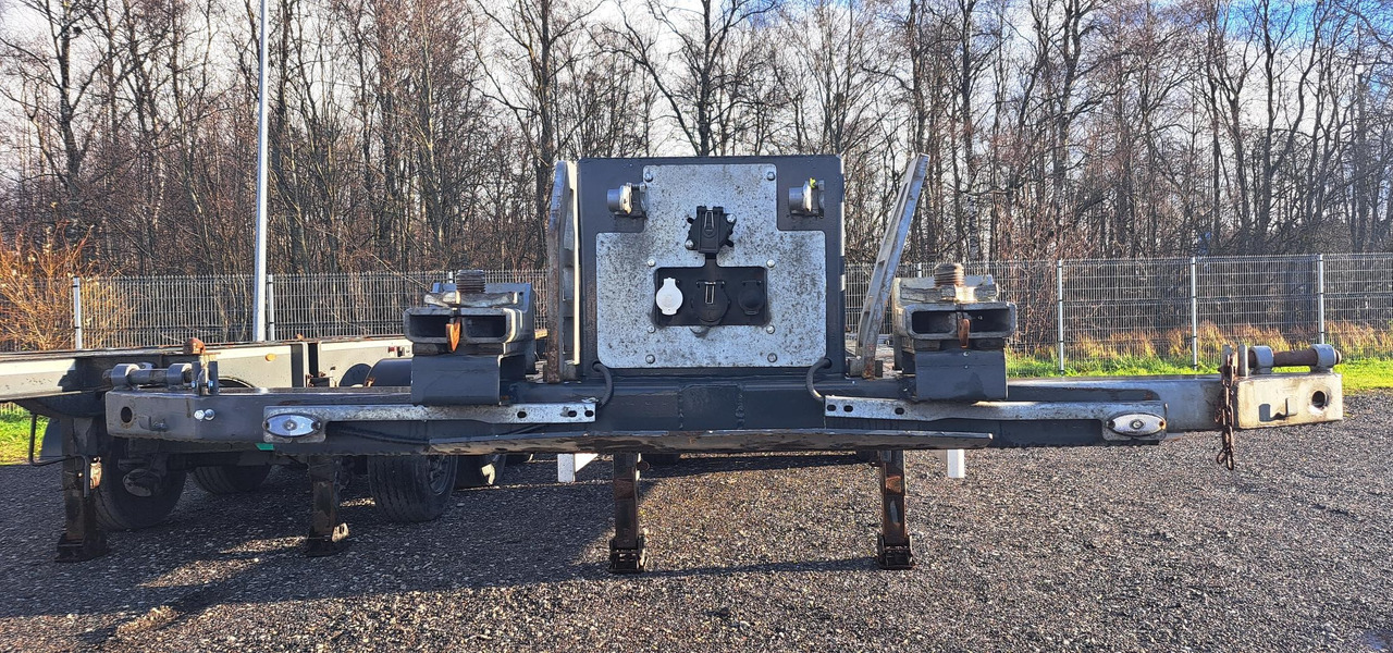 RENDERS EURO 922 - Semi-remorque porte-conteneur/ Caisse mobile: photos 3 RENDERS EURO 922 - Semi-remorque porte-conteneur/ Caisse mobile: photos 3