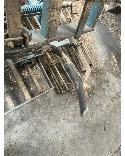 DEHONDT PCR600 - Outils du sol: photos 4 DEHONDT PCR600 - Outils du sol: photos 4