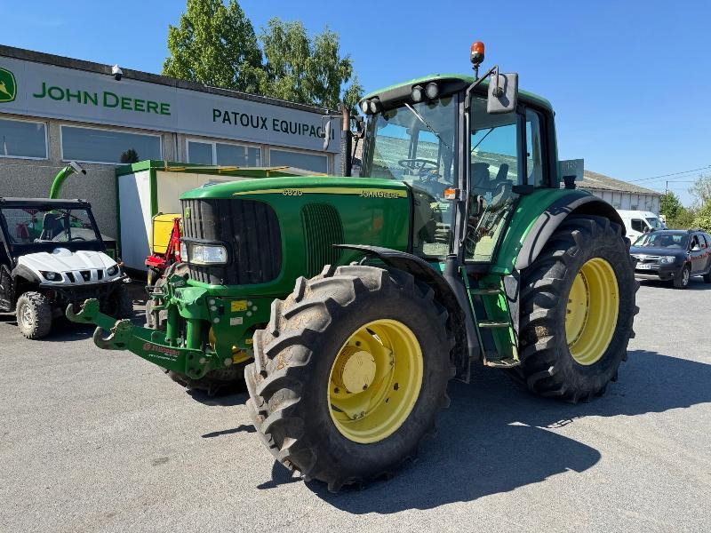 JOHN DEERE 6820 - Tracteur agricole: photos 1 JOHN DEERE 6820 - Tracteur agricole: photos 1