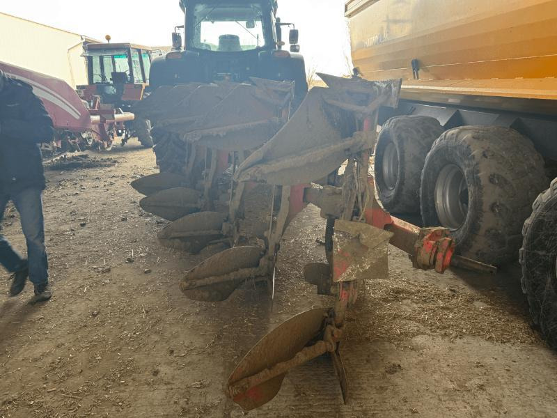 KUHN MULTIMASTER 122 - Charrue: photos 3 KUHN MULTIMASTER 122 - Charrue: photos 3