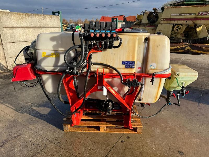 KUHN OPTIS P600 - Pulvé porté: photos 2 KUHN OPTIS P600 - Pulvé porté: photos 2