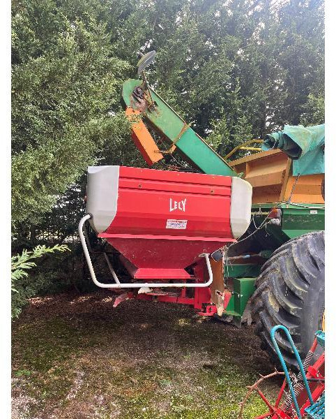 LELY CENTERLINER - Distributeur d'engrais: photos 1 LELY CENTERLINER - Distributeur d'engrais: photos 1