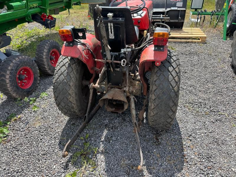 MASSEY-FERGUSON 200 - Tracteur agricole: photos 5 MASSEY-FERGUSON 200 - Tracteur agricole: photos 5