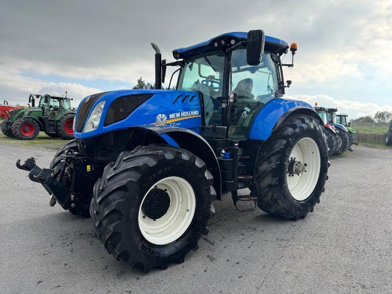 NEW-HOLLAND T7.260 PC - Tracteur agricole: photos 1 NEW-HOLLAND T7.260 PC - Tracteur agricole: photos 1