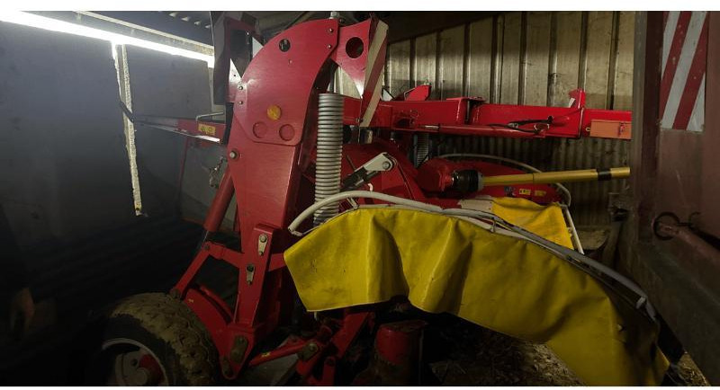 POTTINGER NOVACAT 320 - Faucheuse: photos 3 POTTINGER NOVACAT 320 - Faucheuse: photos 3