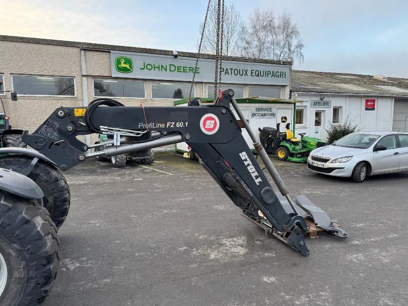 STOLL FZ60.1 - Chargeur frontal pour tracteur: photos 1 STOLL FZ60.1 - Chargeur frontal pour tracteur: photos 1