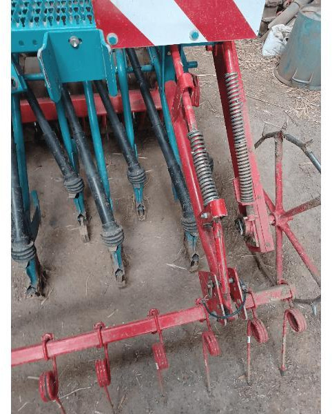 SULKY COMPACT 3M - Combiné de semis: photos 4 SULKY COMPACT 3M - Combiné de semis: photos 4