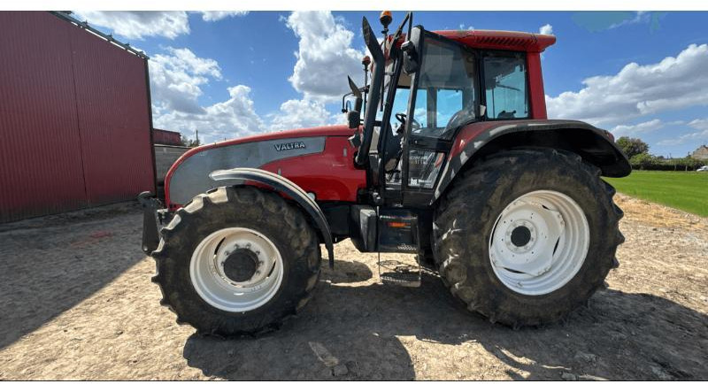 VALTRA T160 - Tracteur agricole: photos 1 VALTRA T160 - Tracteur agricole: photos 1