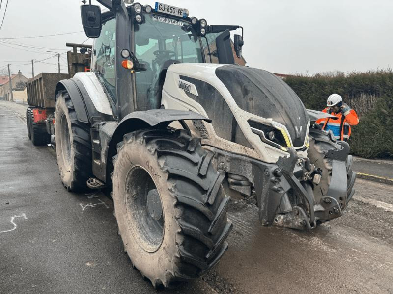 VALTRA T175 EA - Tracteur agricole: photos 5 VALTRA T175 EA - Tracteur agricole: photos 5