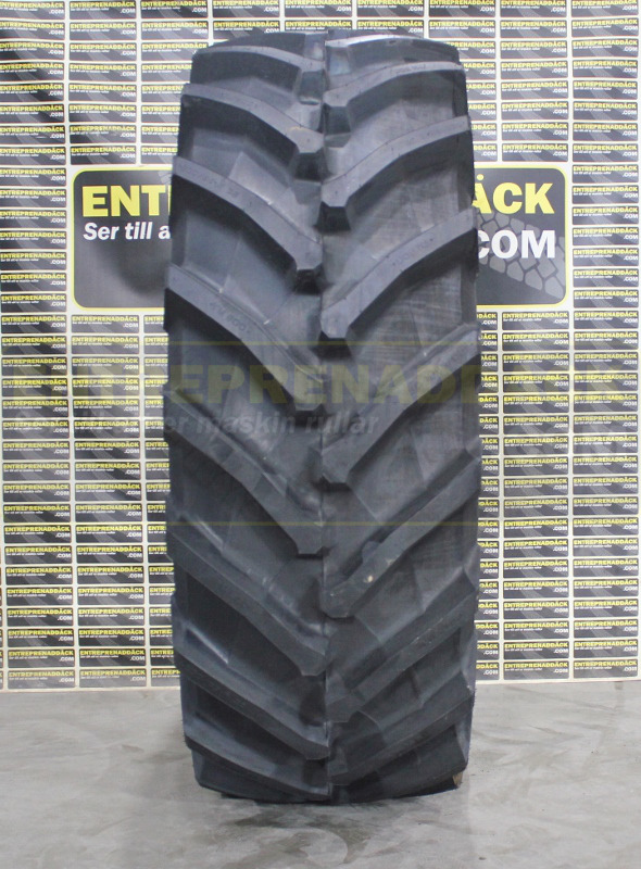 Trelleborg TM 800 600/65R38: Radial Tires for Modern Agricultural Tractors - Pneu pour Tracteur agricole: photos 3 Trelleborg TM 800 600/65R38: Radial Tires for Modern Agricultural Tractors - Pneu pour Tracteur agricole: photos 3
