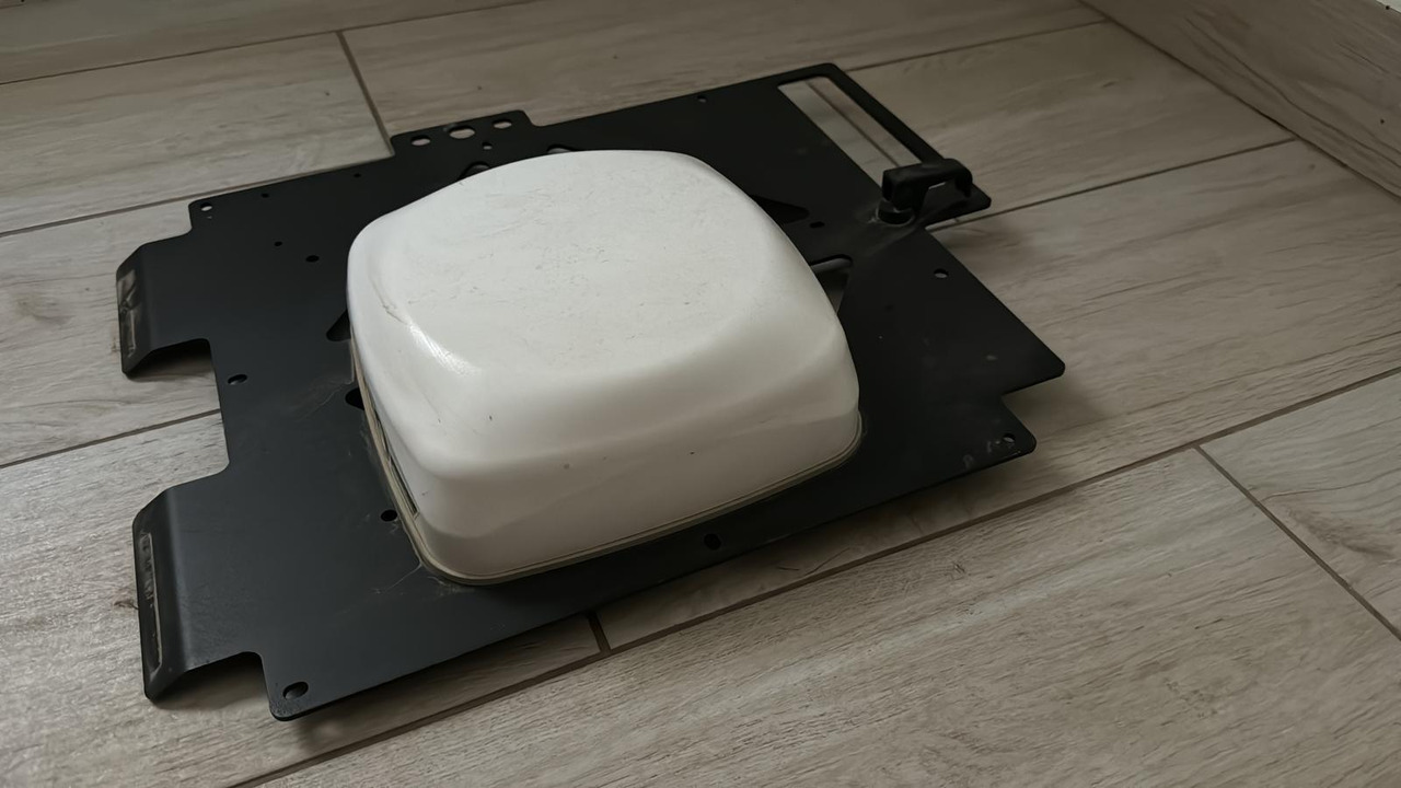 Auto guidance system Trimble NAV 900 + GFX 750 - Système de navigation pour Machine agricole: photos 1 Auto guidance system Trimble NAV 900 + GFX 750 - Système de navigation pour Machine agricole: photos 1